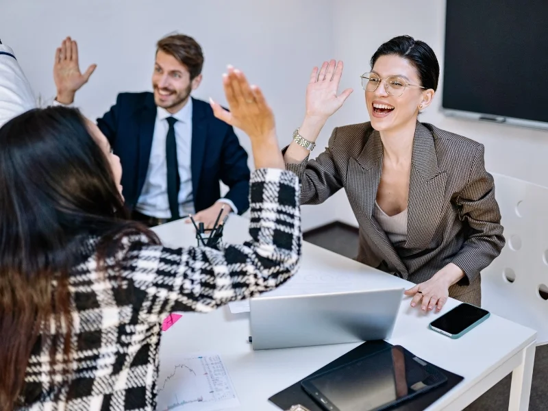Sektörün Yönünü Belirleyen Buluşmalar Tasarlıyoruz.